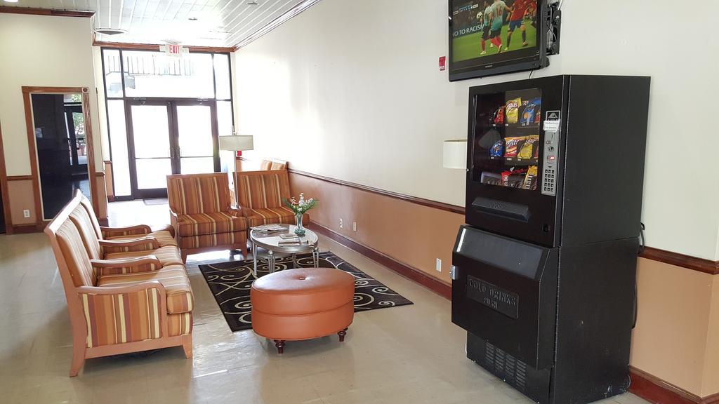 Red Carpet Inn & Suites Carneys Point/Wilmington Buitenkant foto