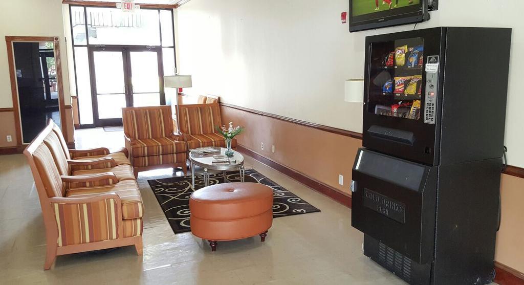 Red Carpet Inn & Suites Carneys Point/Wilmington Buitenkant foto
