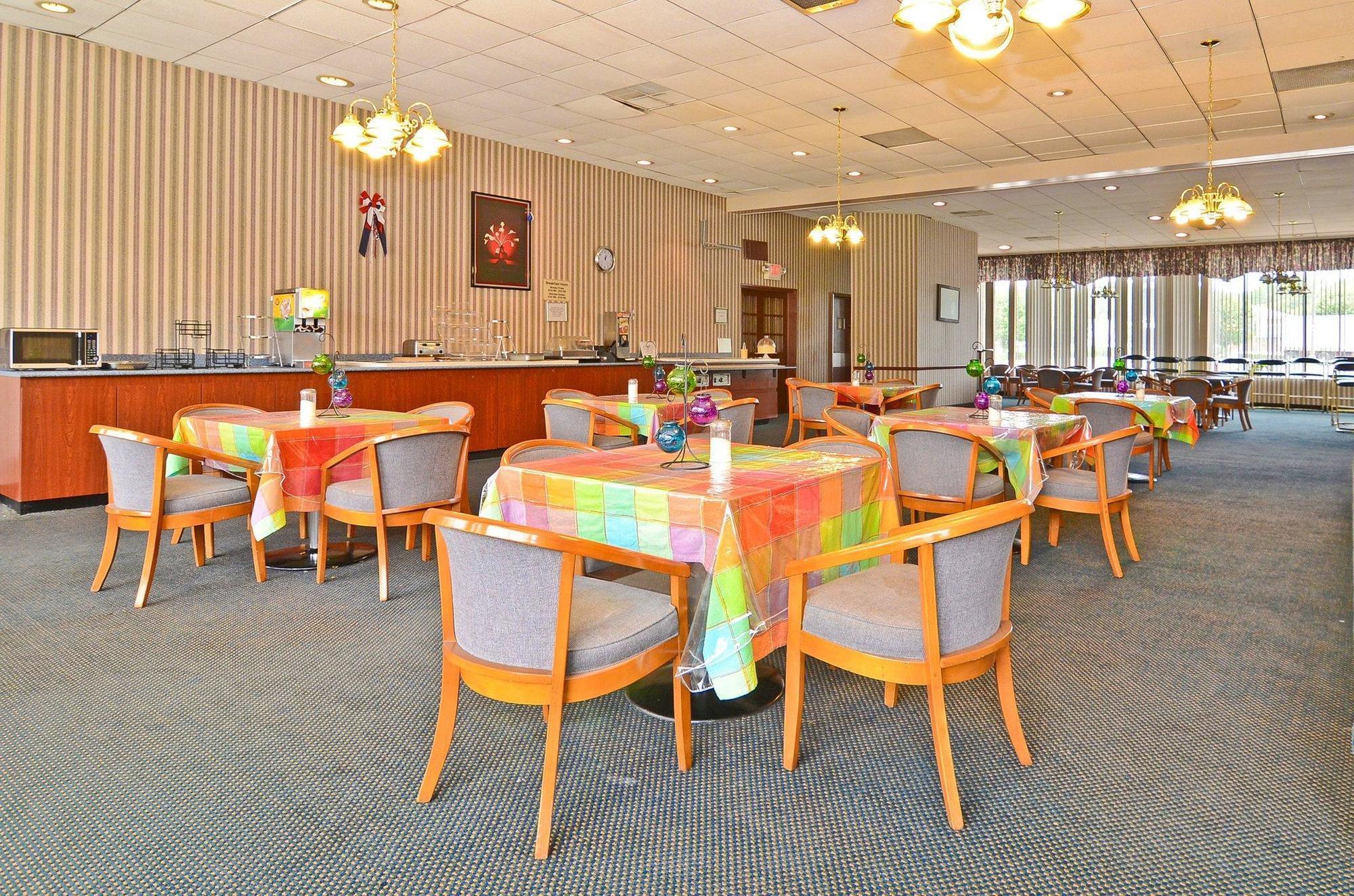 Red Carpet Inn & Suites Carneys Point/Wilmington Buitenkant foto