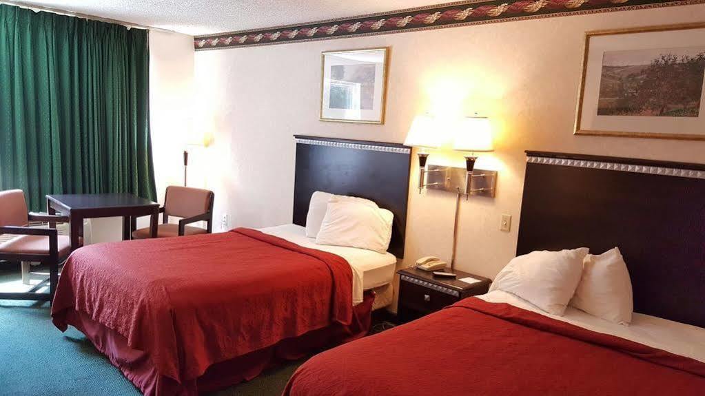 Red Carpet Inn & Suites Carneys Point/Wilmington Buitenkant foto